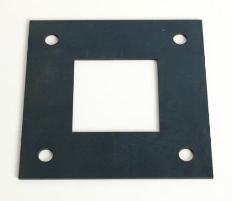 ゴムの角型パッキン。正方形の内側を中抜きしたカット品。ボルト穴つき。